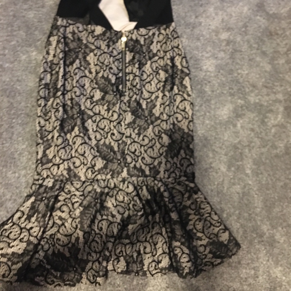Lace peplum bottom dress-Size S-NWT - Picture 3 of 4